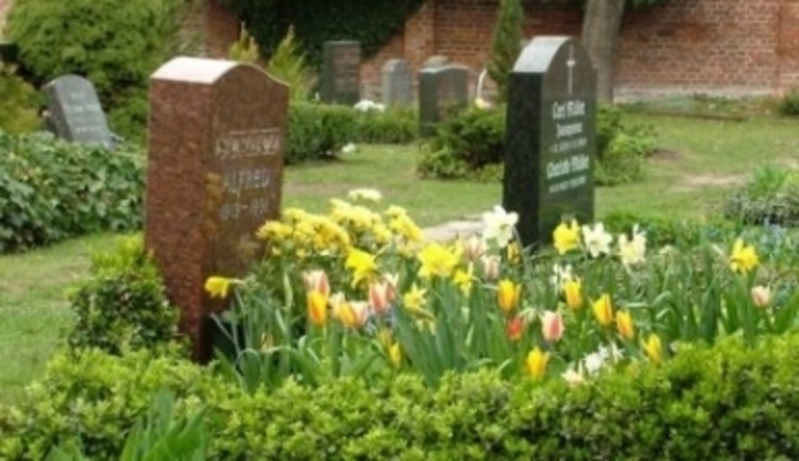Hřbitov, náhrobek