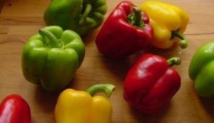 Různobarevné papriky